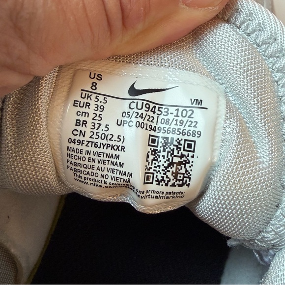 NEW Nike Air Max Infinity - Size women’s 8 - Picture 8 of 9